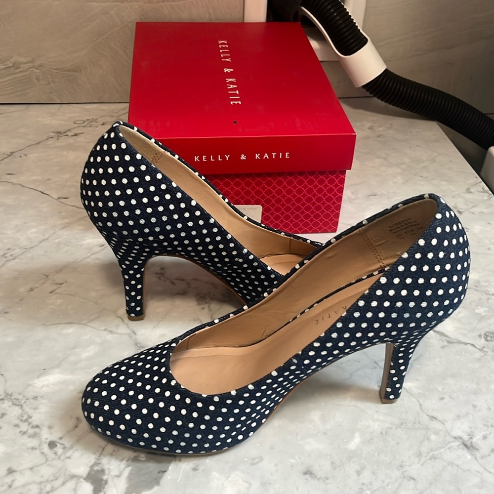 Kelly & Katie polka dot pumps